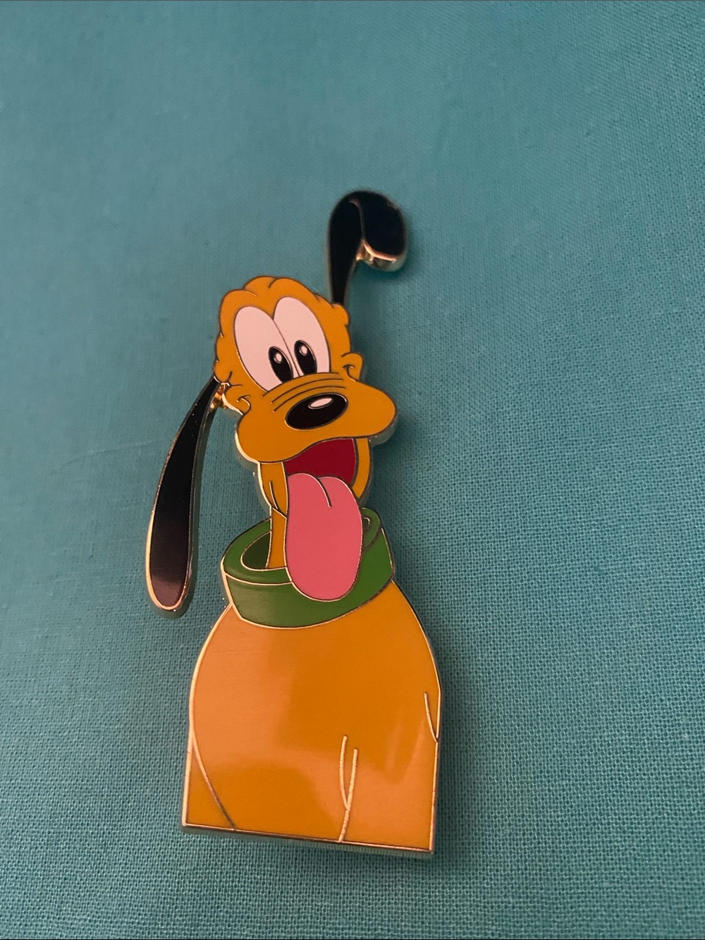 RARE DISNEY PIN - Pluto Pin Trading Traditions 2006 - 3-1/2” Dog Collectible